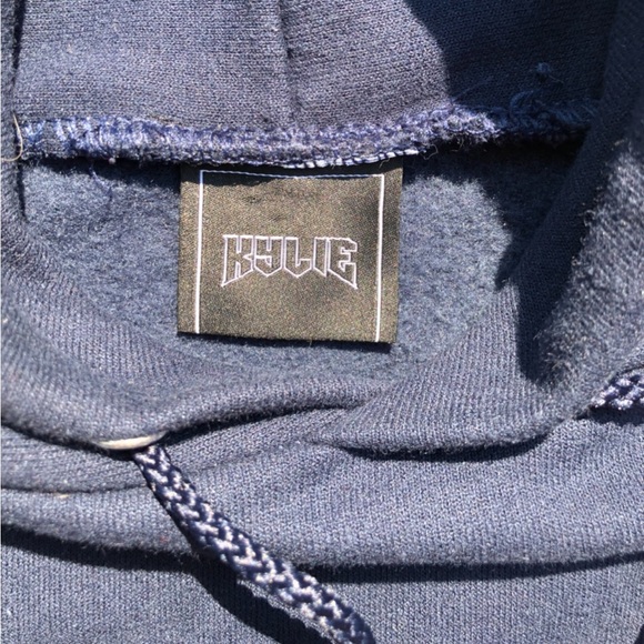 Champion X Kylie - Picture 6 of 7